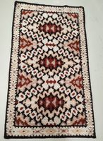 Brauner Wollteppich selbst gemacht