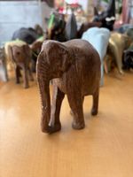 Holz Elefant Figur handgeschnitzt klein guter Zustand