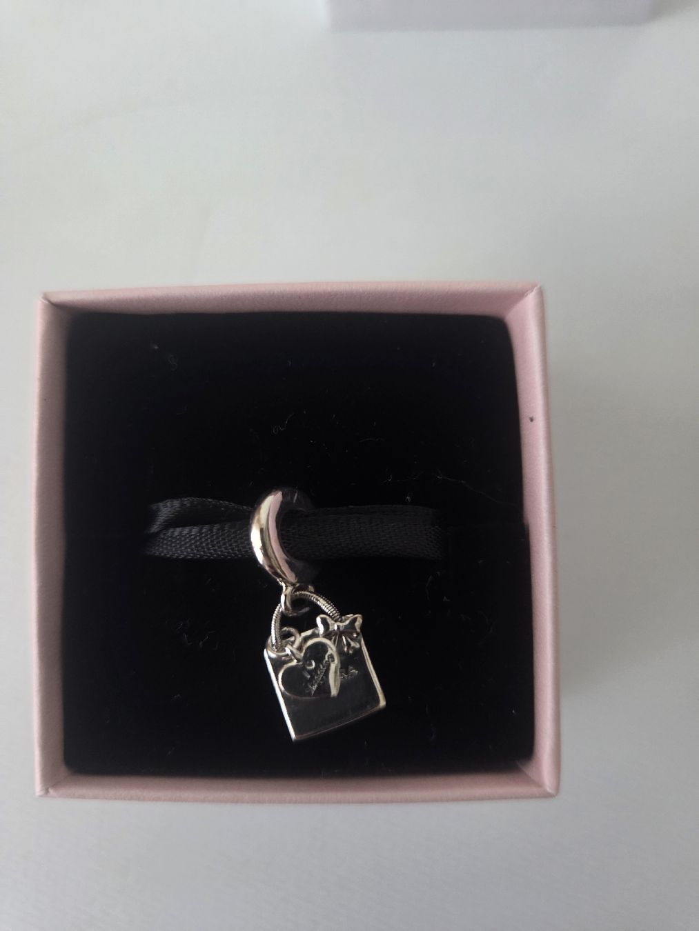 Pandora Ciondoli: Pandora Charm Einkaufstasche Herz neuwertig – Nuovo (secondo la descrizione) da Emmenbrücke venduto da cin_rg8g 1