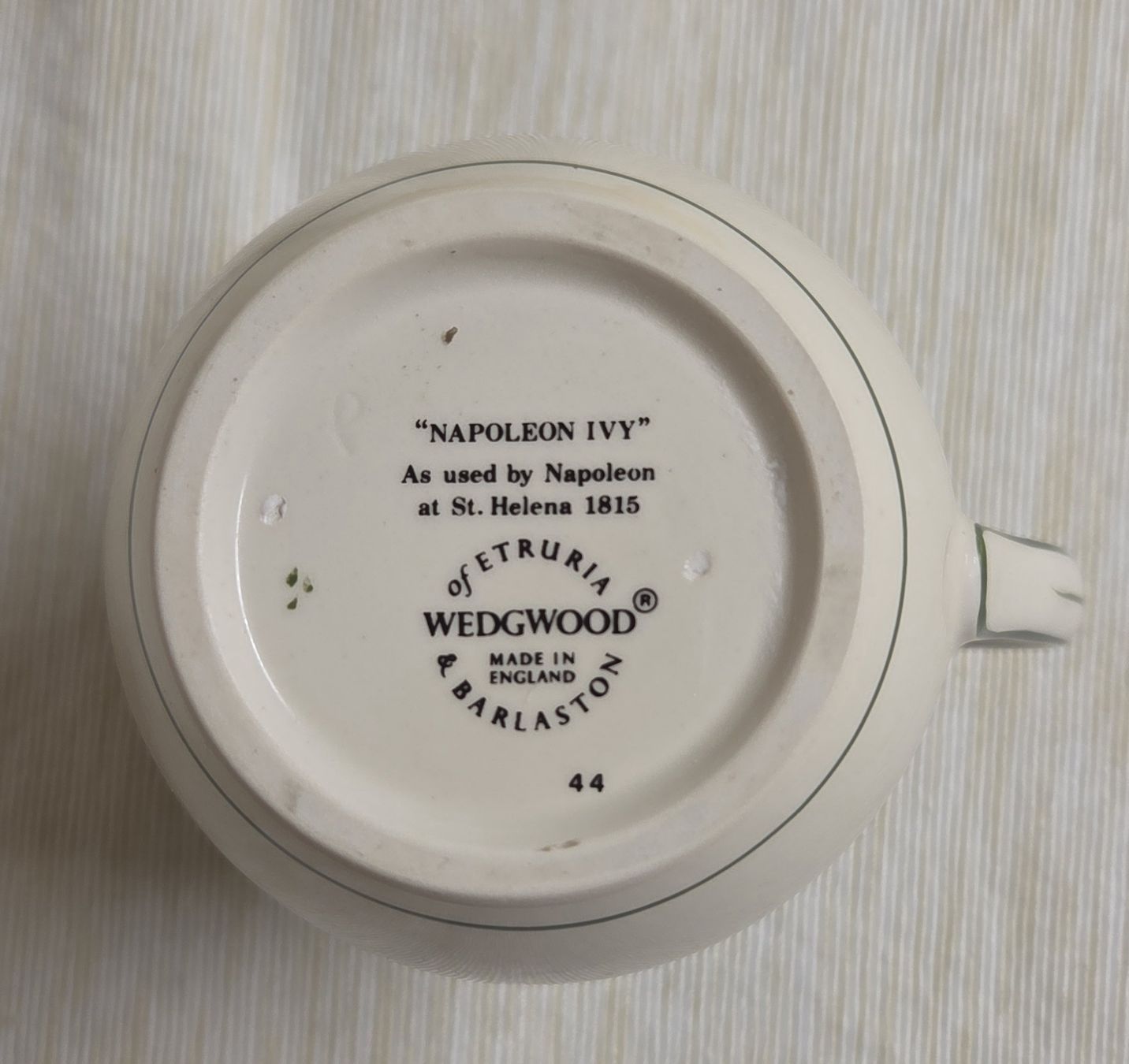 Carafes: WEDGWOOD IVY NAPOLEON – D'occasion à Ascona par principessacaroline 1