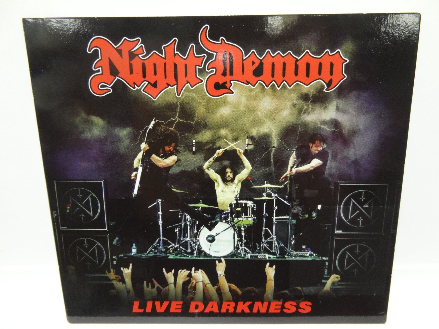 CDs: Night Demon - Live Darkness (2CD) – Gebraucht aus luzern von musicandart