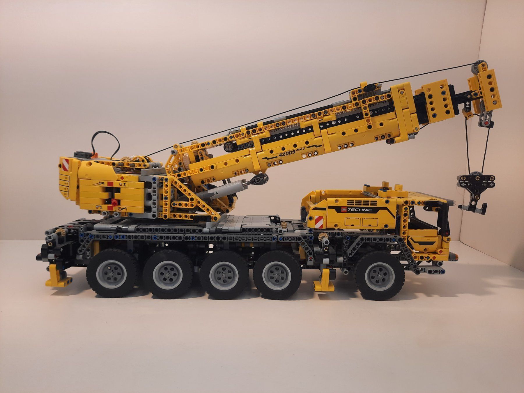 Lego Spielzeuge: LEGO Technik 42009 - Mobiler Kranwagen MK II – Gebraucht aus Bassersdorf von Serayy 1