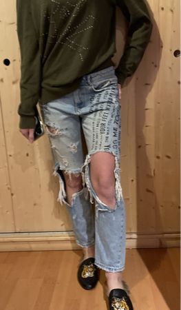 Jeans Zara strappati con stampa👌tgM-👌per primavera