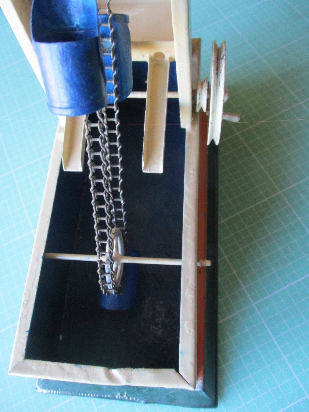 Kit di modellismo & Modellini statici: Antriebsmodel  Wasserbrunnen Blechspielzeug – Usato da Ottikon Gossau ZH venduto da hokuspokus 6