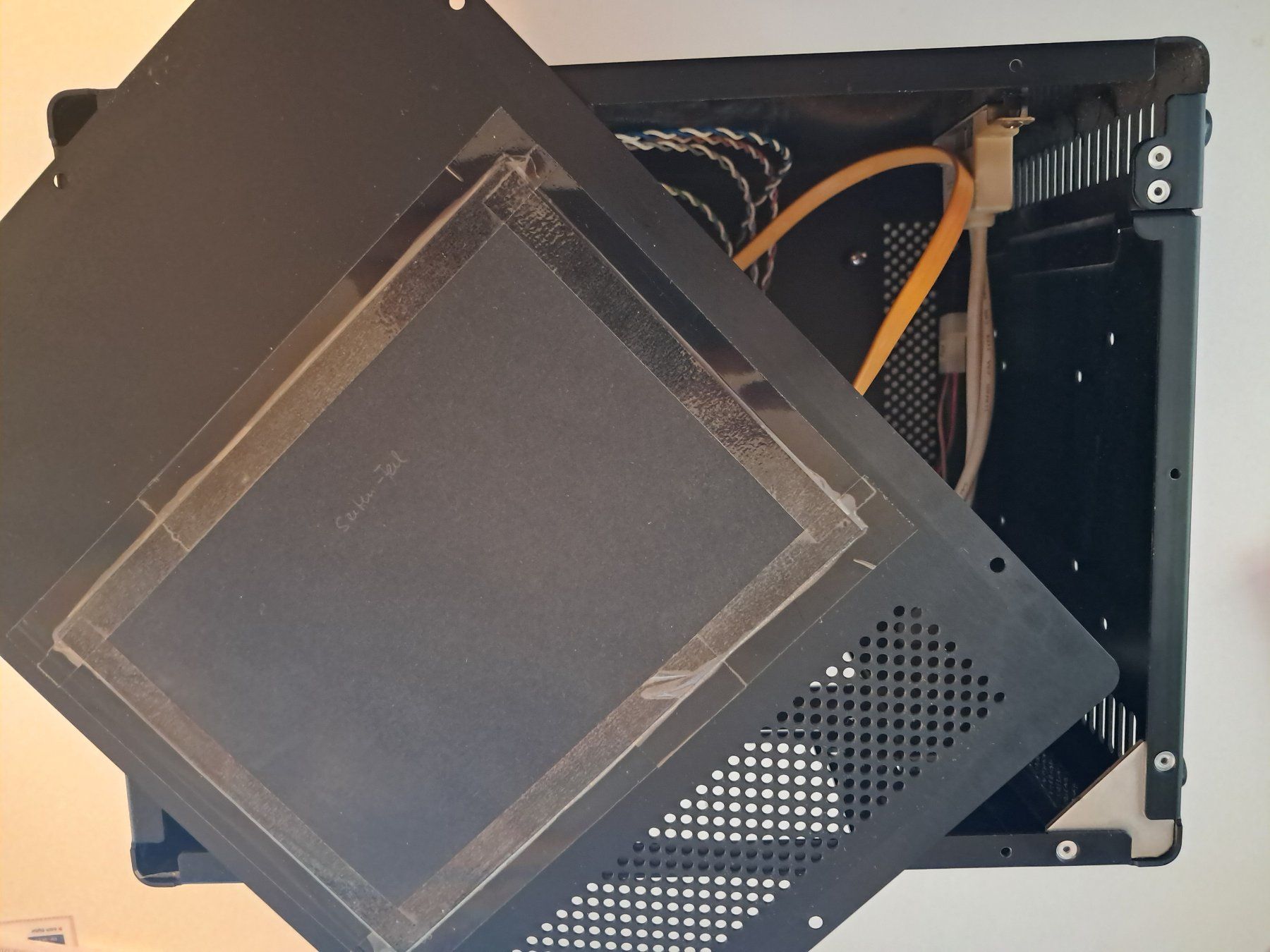 Lian Li Custodie: LIAN LI PC-Q07 Mini-ITX Tower – Usato da Ebikon venduto da Sam1974 2