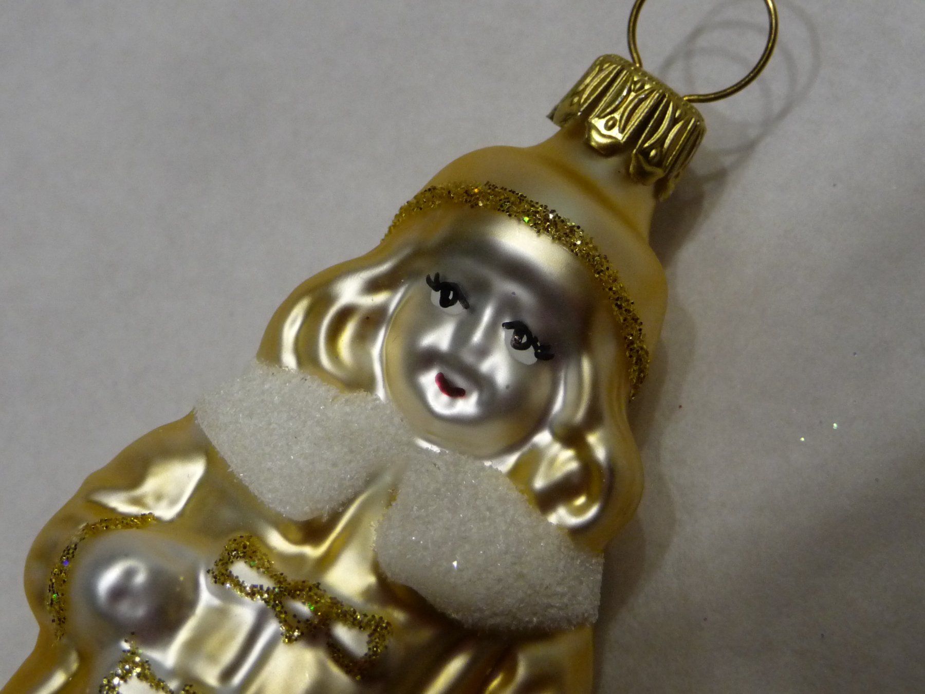 Toutes les décorations: Mädchen mit goldenem Kleid Christbaumschmuck – Neuf avec emballage d'origine à Alpnach Dorf par marvo 1