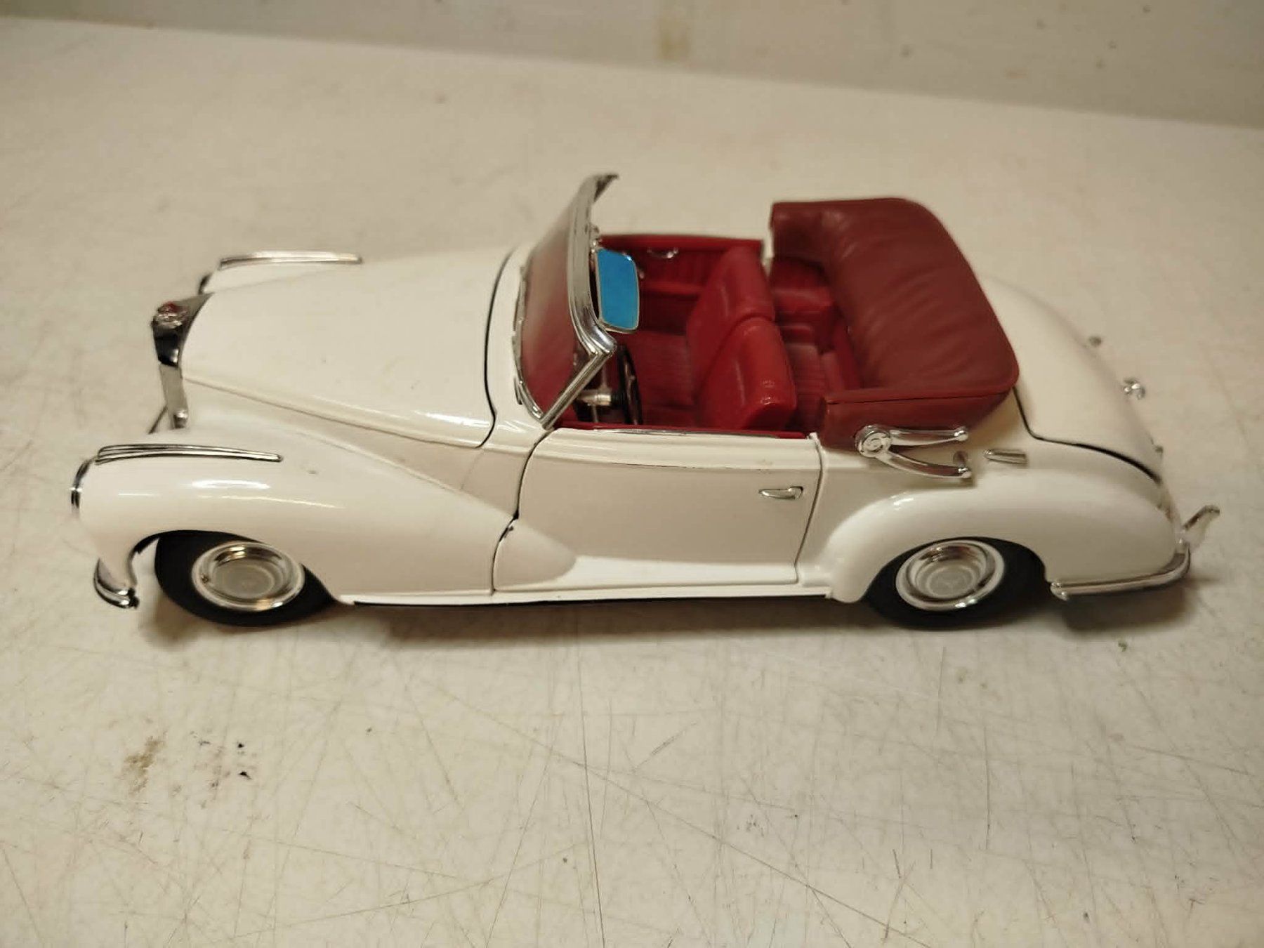 Maisto Voitures modèles: Maisto Mercedes Benz – D'occasion à La Chaux-de-Fonds par Emmaus2300CDF 3