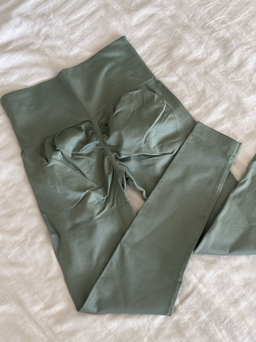 Halara Leggings: Halara Leggings grün – Nuovo (secondo la descrizione) da Zürich venduto da pop_wv8q 2