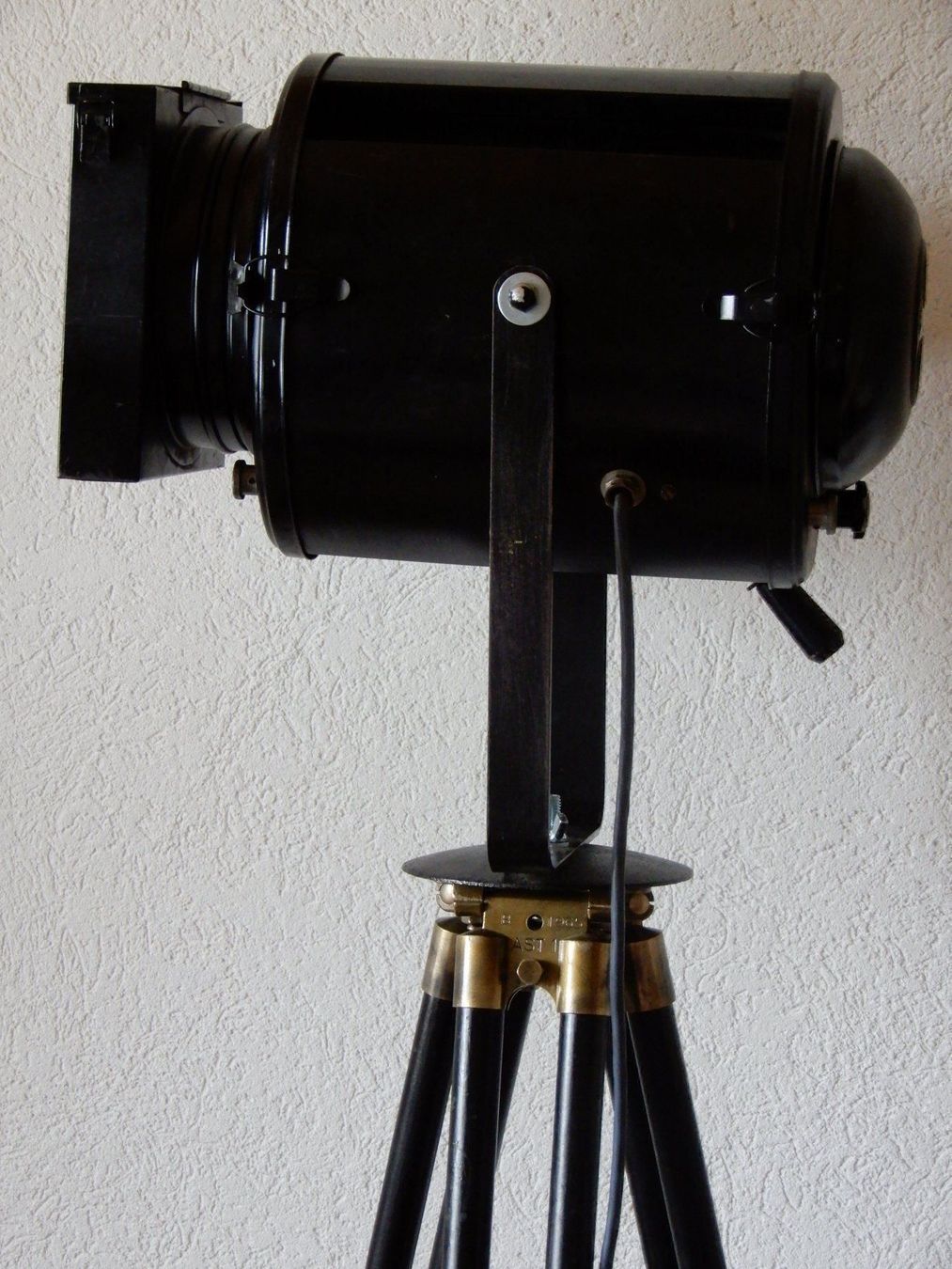 Lampade: Alte Theaterleuchte France – Usato da Senèdes venduto da Mutzli52 4