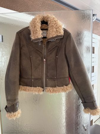 BERSHKA FLIEGERJACKE MIT FELLBESATZ GR S