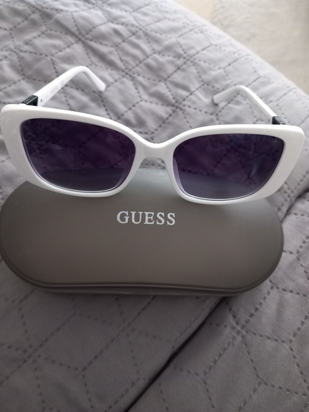 Guess Lunettes & Verres: Sunnglase – Neuf (Voir description) à Buchs AG par tac_zz5h