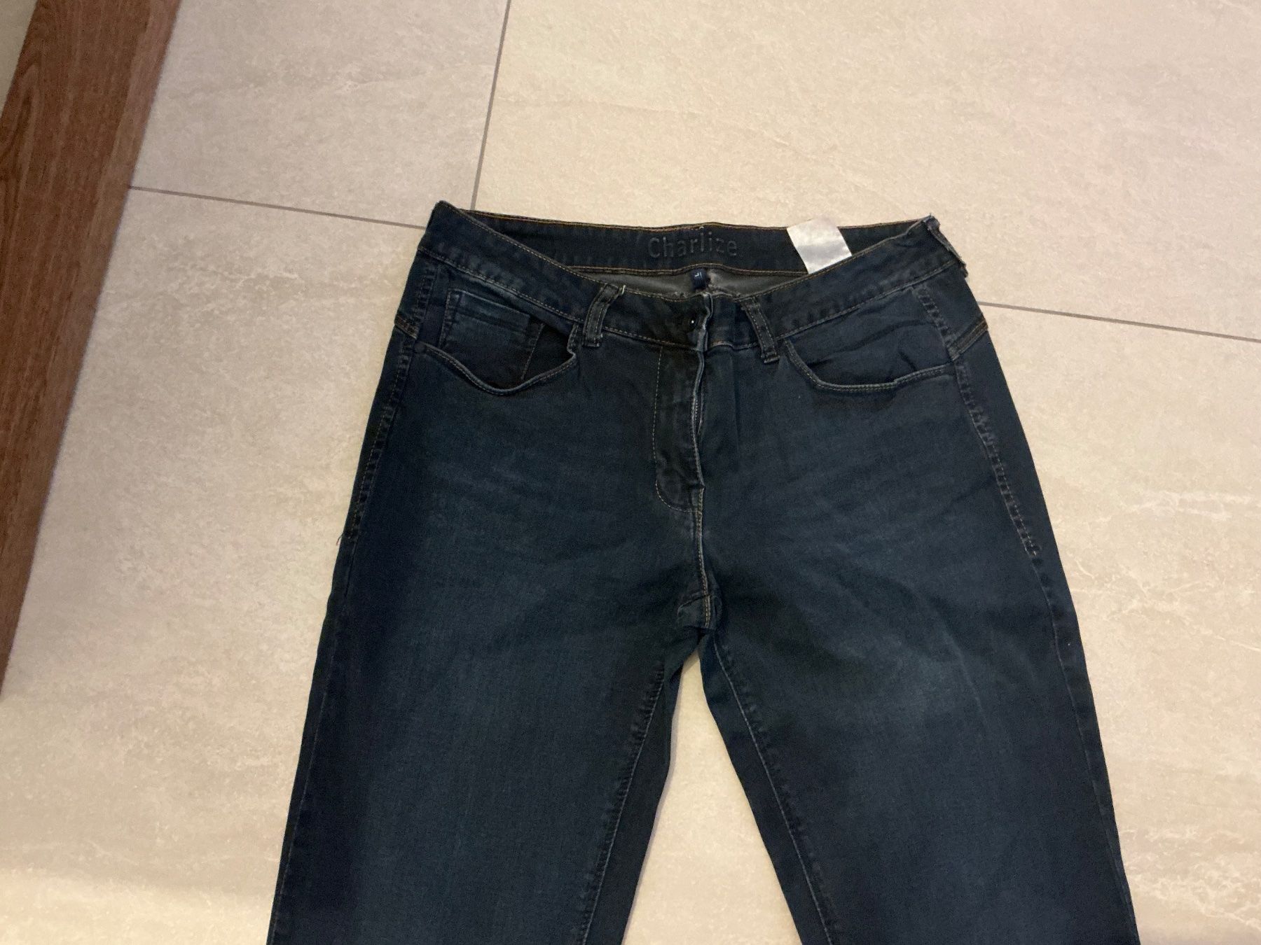 Cecil Jeans: Cecil Jeans, Gr.33 Dunkelblau – Usato da Würenlos venduto da sweety5436 1