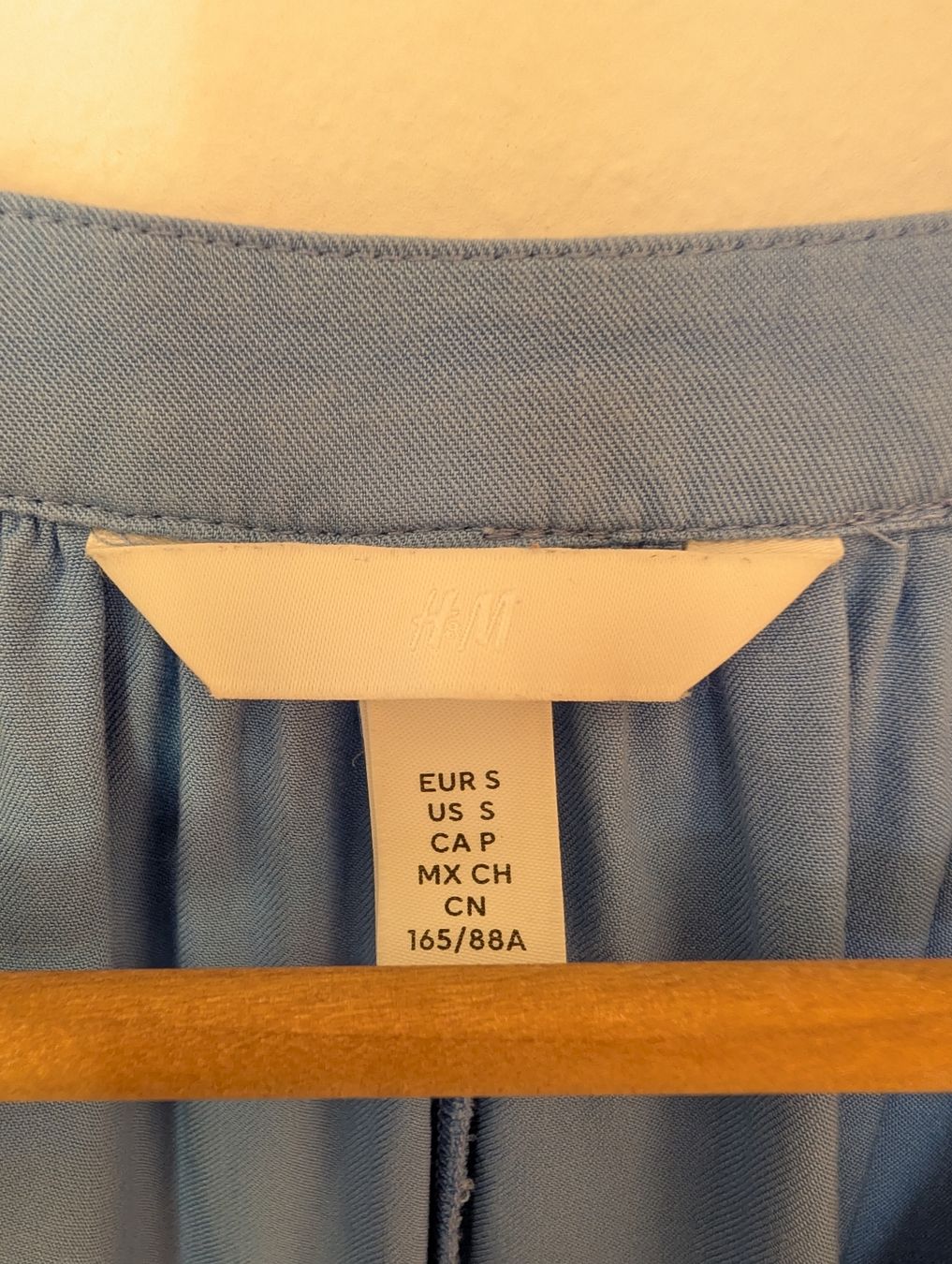 H&M Vestiti: H&M Kaftan Kleid, Grösse S, hellblau – Usato da Wädenswil venduto da coconut1289 1