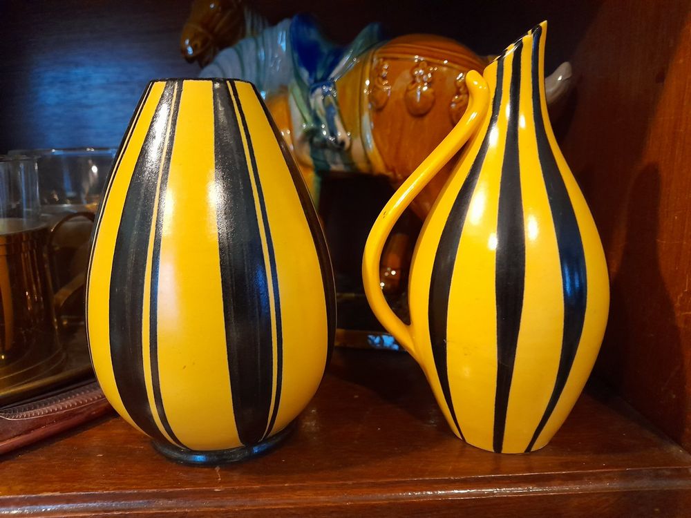 Pair Vintage modernist vases Kaufen auf Ricardo
