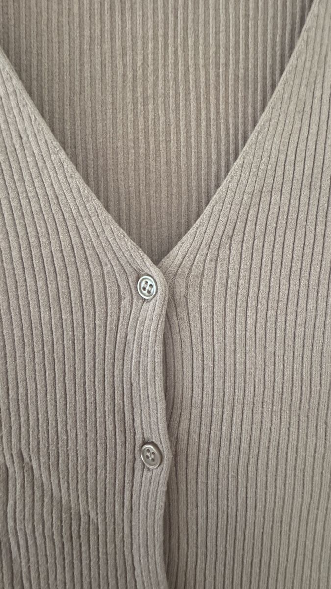 H&M Robes: Strickkleid mit Knöpfen – D'occasion à Chur par kastp 1