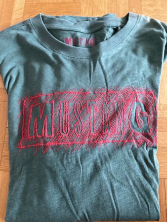 T-Shirt Mustang grün Aufdruck Grösse M Slim Fit neuwertig