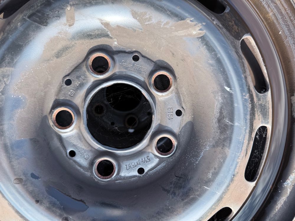 Verkaufe 4 Stahlfelgen mit Reifen R15 (Gebraucht) in Brugg AG für CHF ...