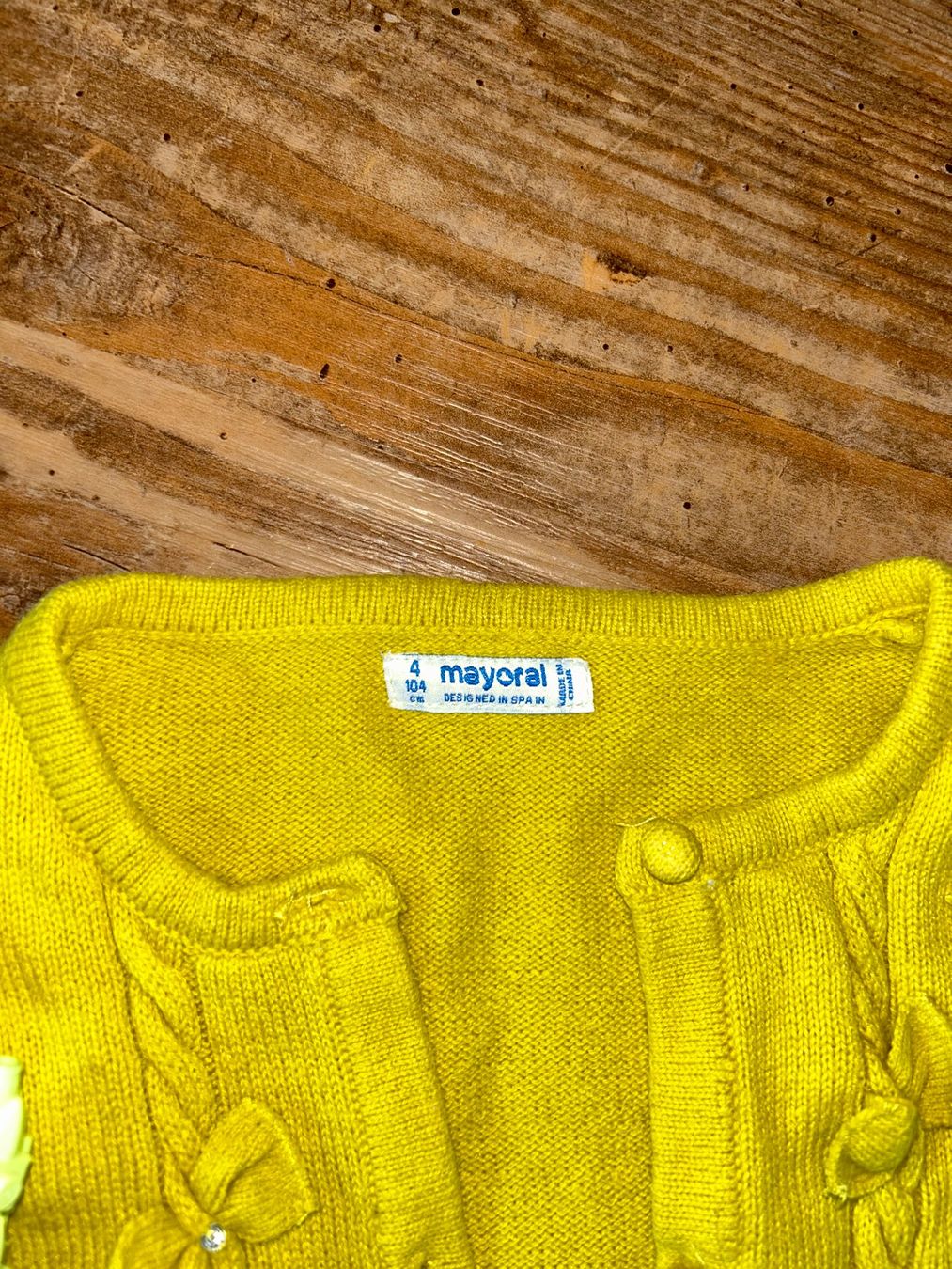 Mayoral Maglioni & Felpe: Gelbe Strickjacke Mayoral 98/104 – Usato da Safenwil venduto da 2hand_aber_wertvoll 1