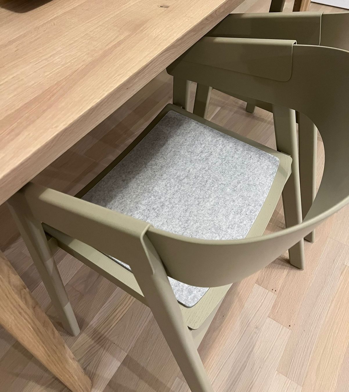 Stühle: Muuto Cover armchair x2 – Gebraucht aus Cornol von piemkai 2