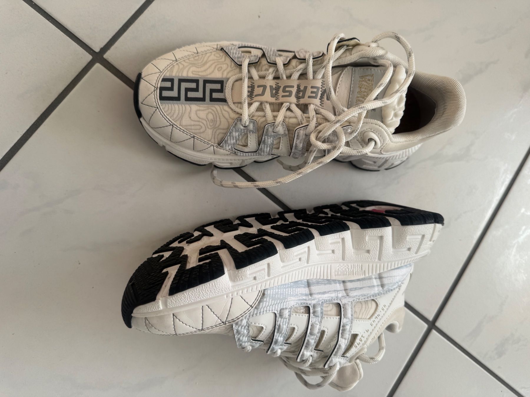 Versace Scarpe da donna: Versace greca sneaker 37.5 – Usato da Unterengstringen venduto da Cuz_5555