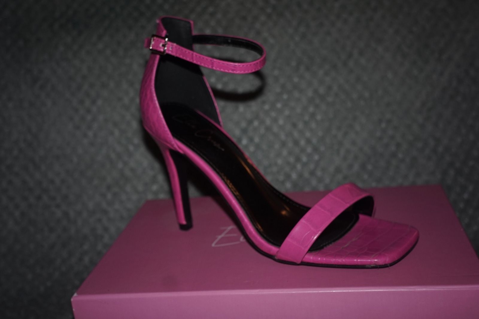 Scarpe da donna: rosa pumps – Usato da Wohlen AG venduto da yes_6sjl