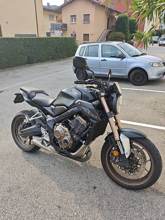 Route: Honda CB650R (35kW) – D'occasion à Grancia par kri5897