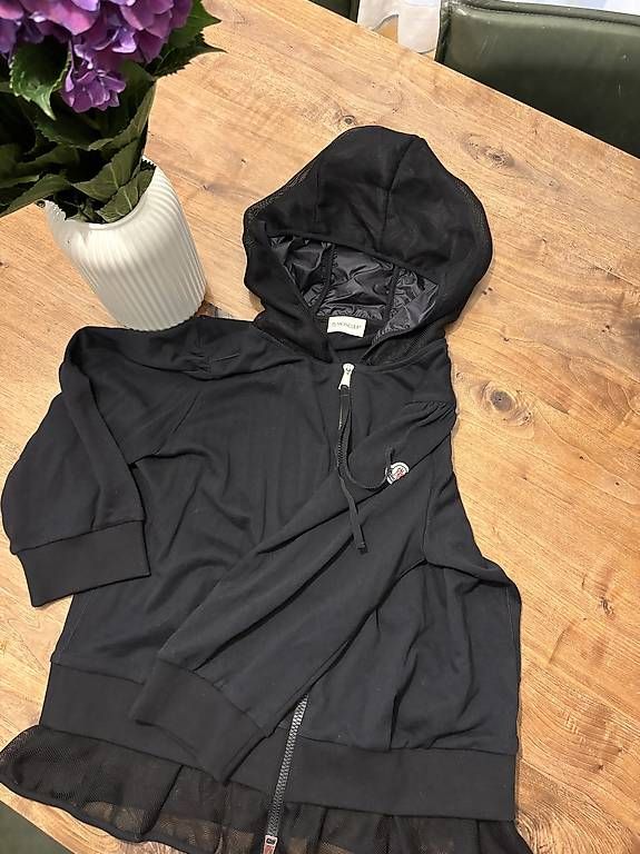 Jacken: Moncler Cardigan Grösse M/L – Gebraucht aus Unterägeri von mar_96hk