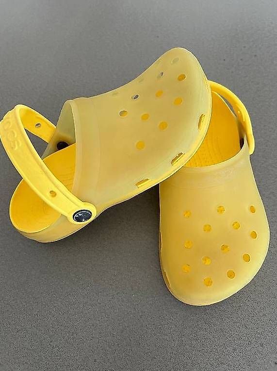 Scarpe da uomo: Crocs gelb Gr. 34-35 – Usato da Oberrohrdorf venduto da Augustus5 3