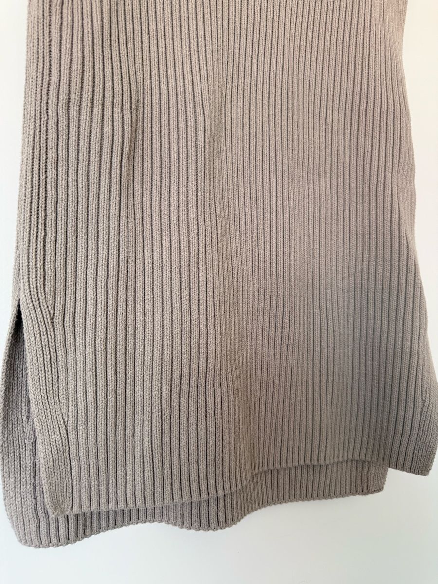 H&M Tops: Haut sans manche H&M  – Gebraucht aus Monthey von sen_6ckr 1