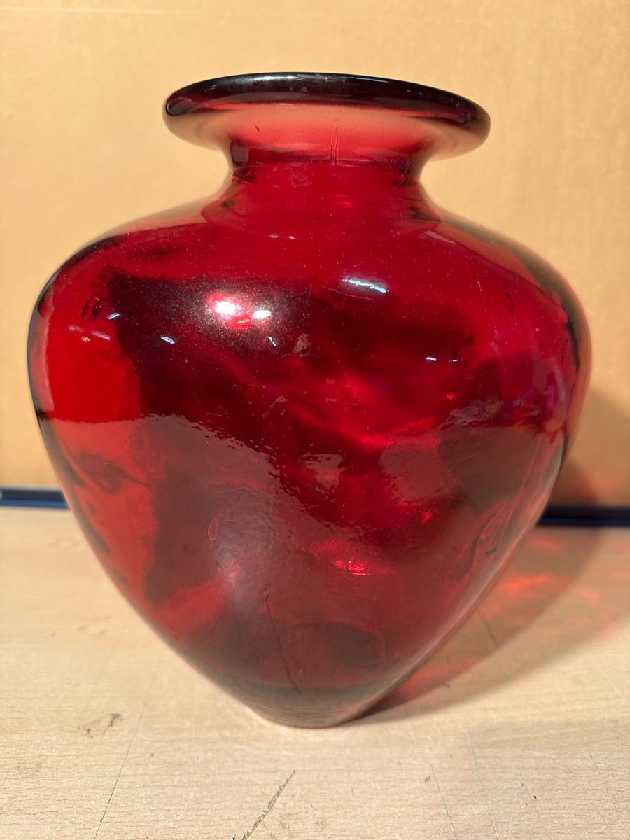 Vase & Récipients: Ruby Red Angel Vase - Perfect for Valentine's Day! – D'occasion à Lausanne par vas_cdb2 1