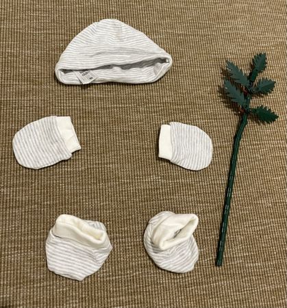 NEW/NEU set 3x - newborn Hat Mittens Socks Set