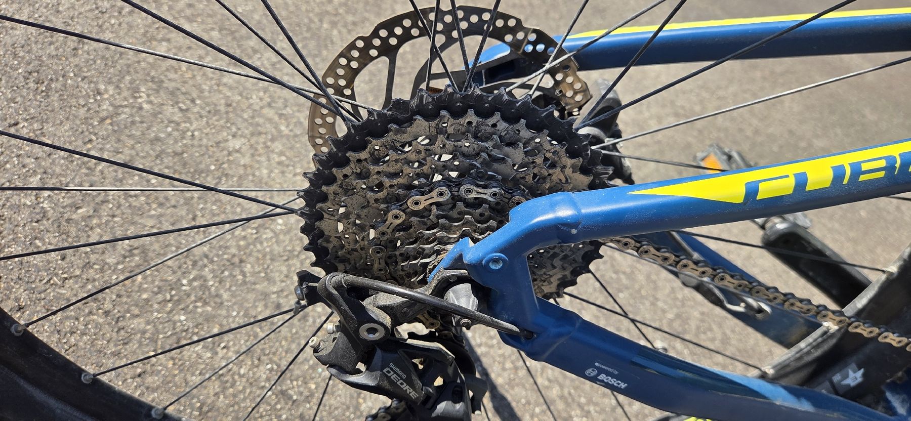 Cube Velos: Cube E-Bike blau gelb Bosch Active Line Plus gebraucht – Gebraucht aus Bargen SH von Inaaaa57 2