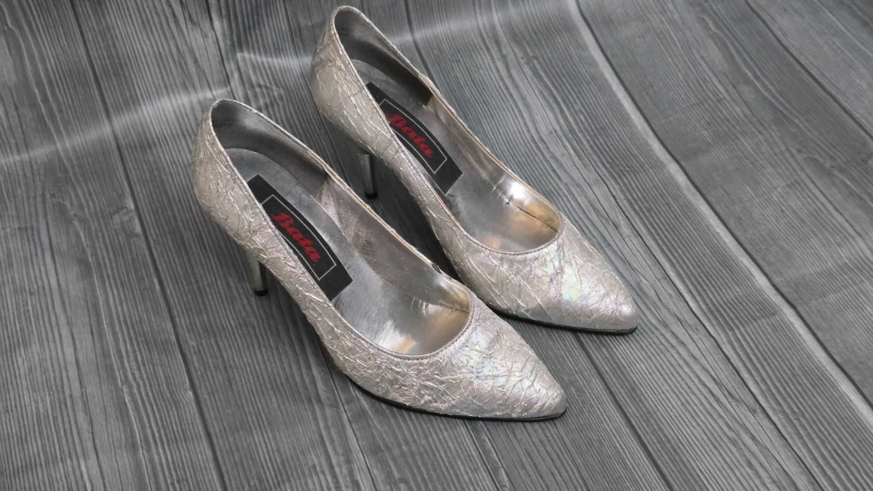 Chaussures femmes: 💞​ Bata Vintage Pumps - 37 - Silber / Metallic – D'occasion à Thalwil par VitaMini 1
