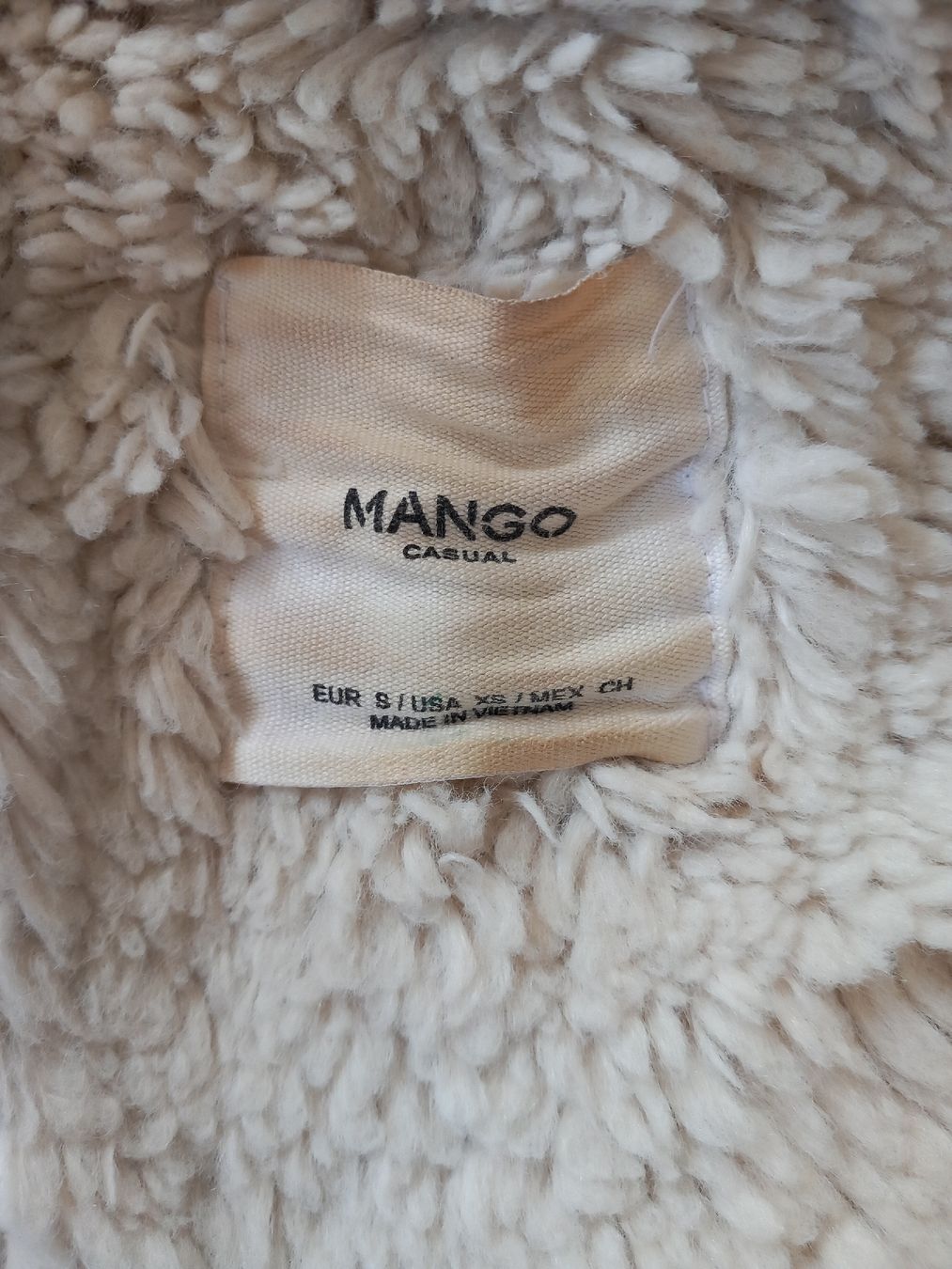 Mango Jacken: Veste parka MANGO Casual noire – Gebraucht aus Faoug von per_kp6r 4