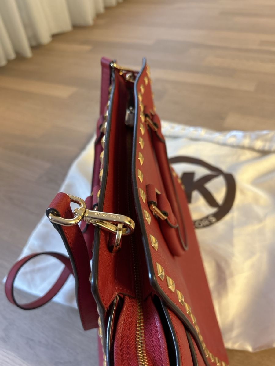 Michael Kors Sacs femmes: MK Tasche rot neuwertig  – D'occasion à Adlikon b. Regensdorf par Huegeler 4