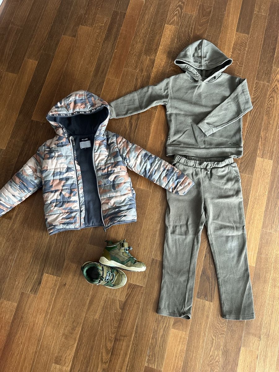 Lotti & Set di vestiti: Winterkleidung Set Gr. 110/116 Schuhe Gr. 27 – Usato da Dietikon venduto da mike.thorton