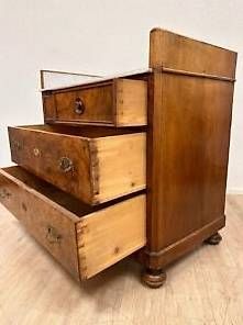 Cassettiere: Antike Kommode im Biedermeier-Stil mit Marmorplatte – Usato da Obernau venduto da Arche_Noah_Brocki 7