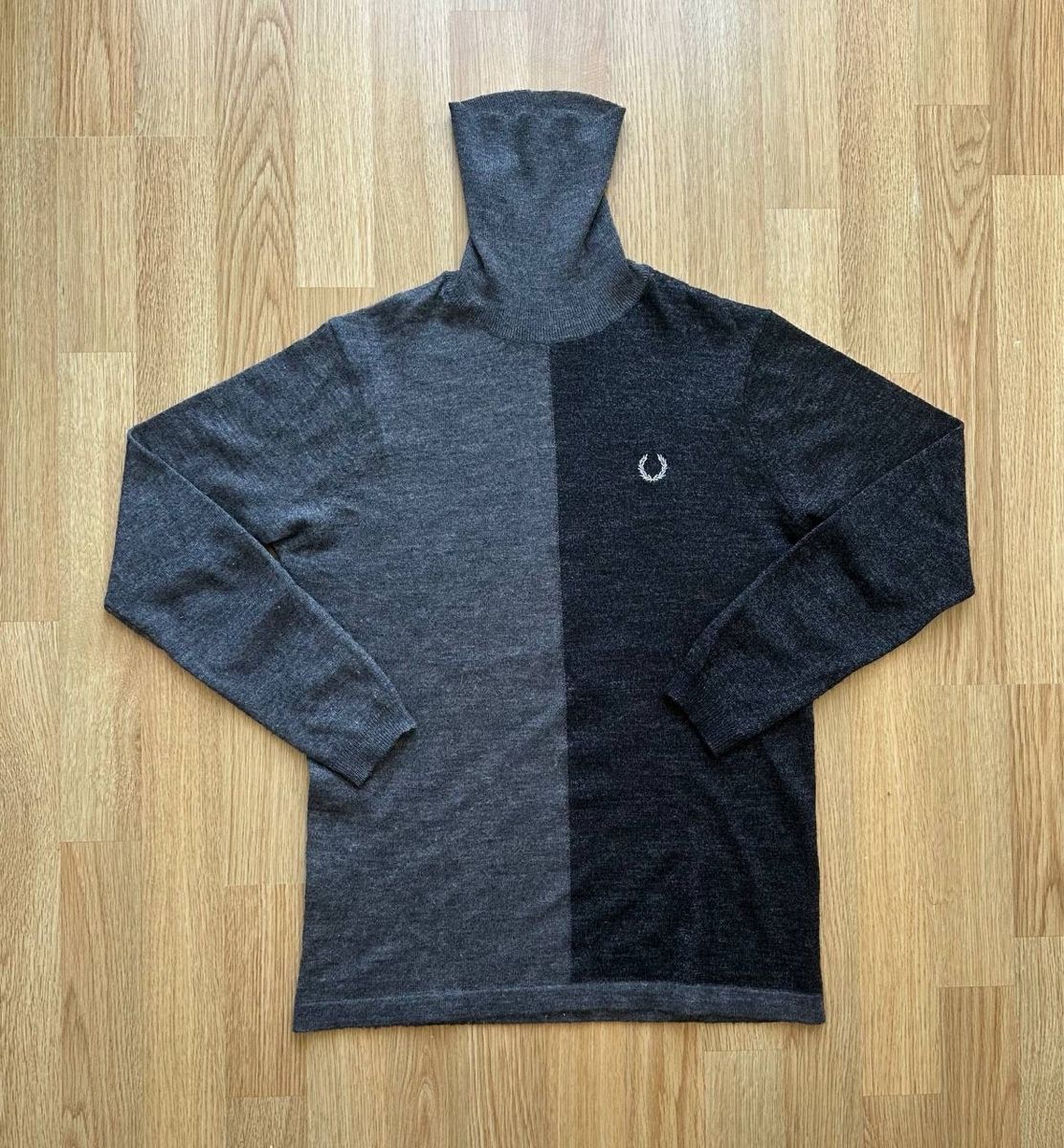 Raf Simons Pullover & Sweatshirts: Raf Simons X Fred Perry – Gebraucht aus Pfäffikon ZH von Nataliia.