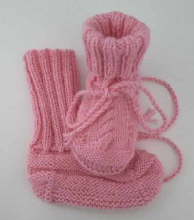 Babyfinkli mit Zopfmuster handgestr. _8