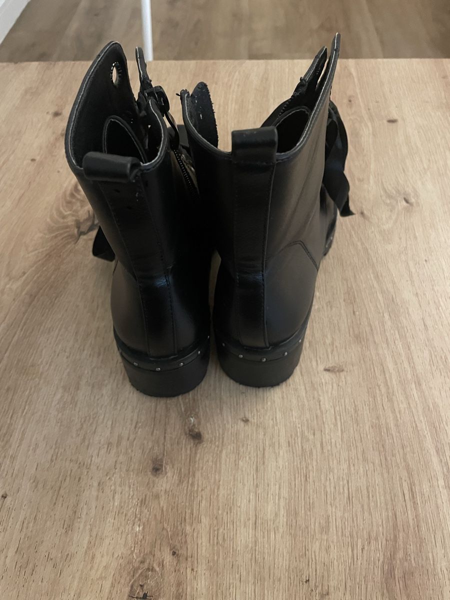 Scarpe da donna: Stivali neri con lacci eleganti – Usato da Dietwil venduto da pao_q5hy 3