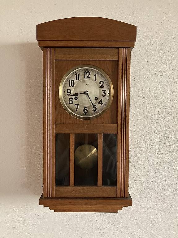 Uhren: Antike Wanduhr – Gebraucht aus Winterthur von 060127