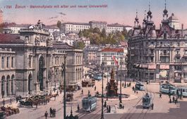 Zürich Bahnhofplatz mit alter und neuer Universität.Trolley.