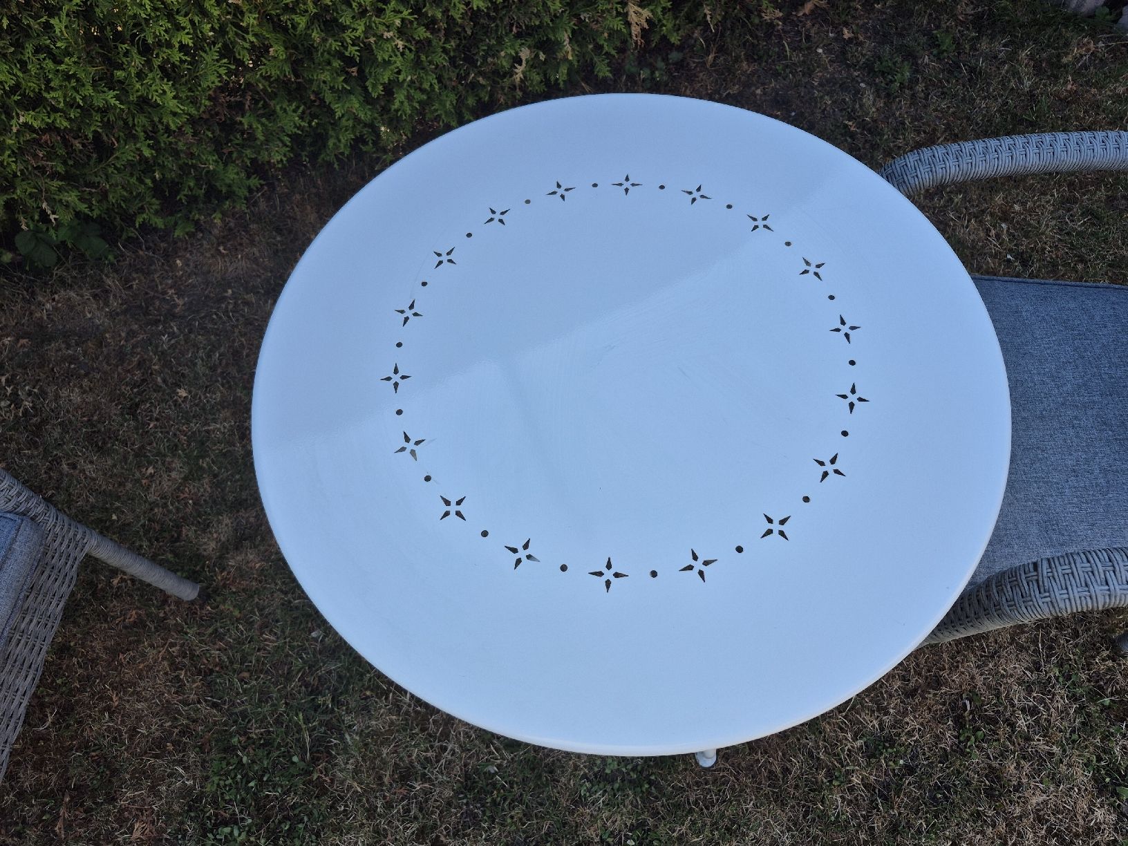 Set di tavolo e panche: Gartentisch – Usato da Winterthur venduto da Lumi11 3