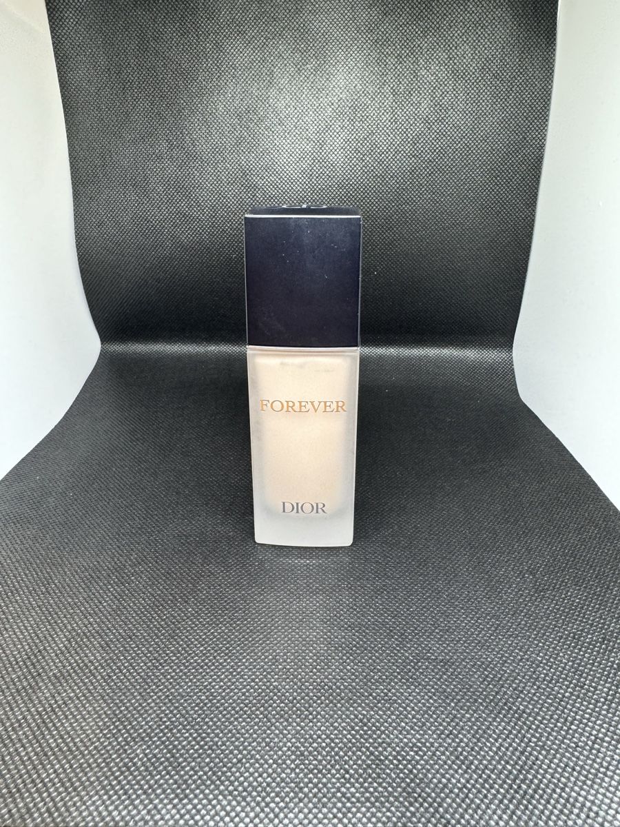 Dior Make-up: Dior Forever Skin Glow Foundation 2WO – Neu und originalverpackt aus lenzburg von and_6zl8