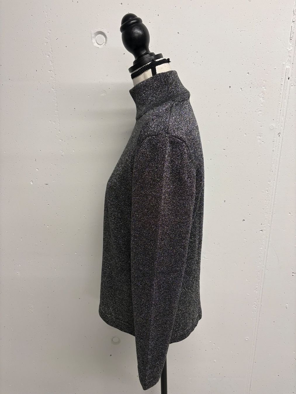 Escada Pulls & Sweat-shirts: Escada Rollkragenpullover glitzernd schwarz Gr. 38/40 – Neuf (Voir description) à Regensdorf par sec_l5cr 3