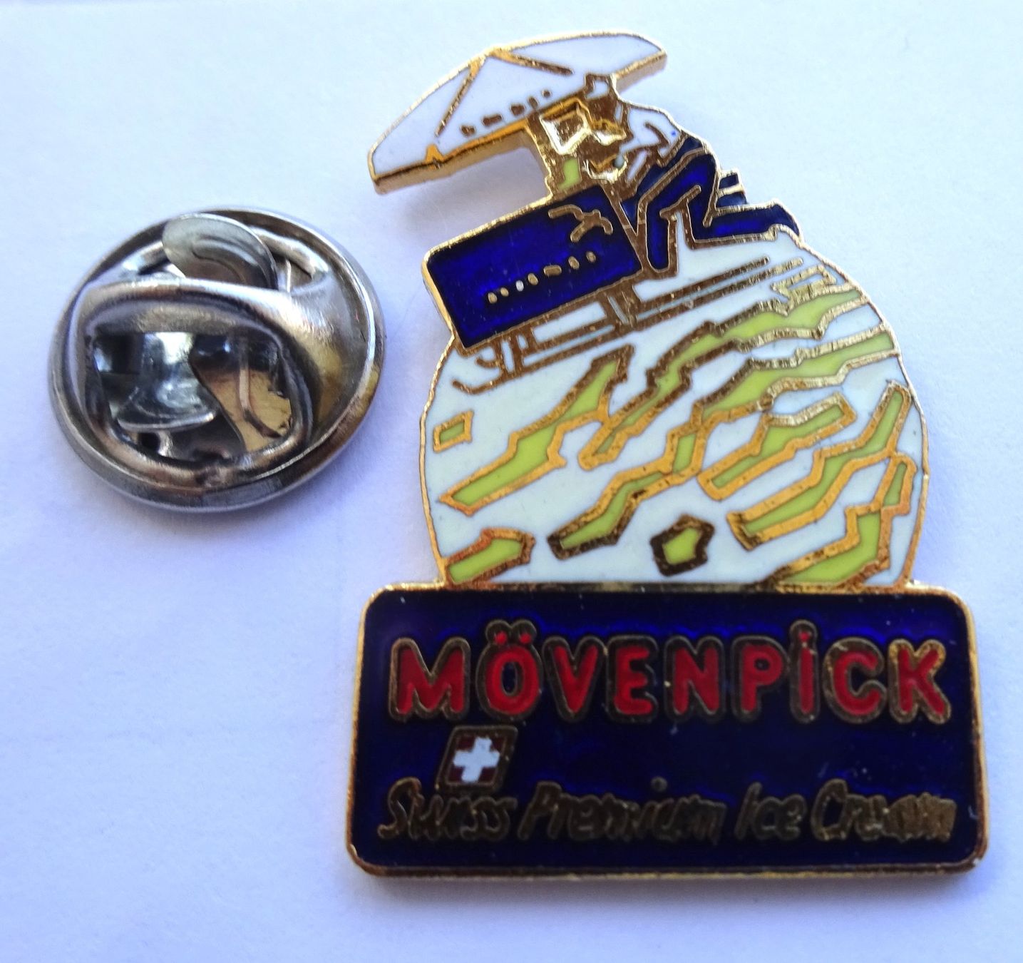 Placchette & Badge: Pin MÖVENPICK  Swiss premium – Usato da Utzenstorf venduto da BUtter81
