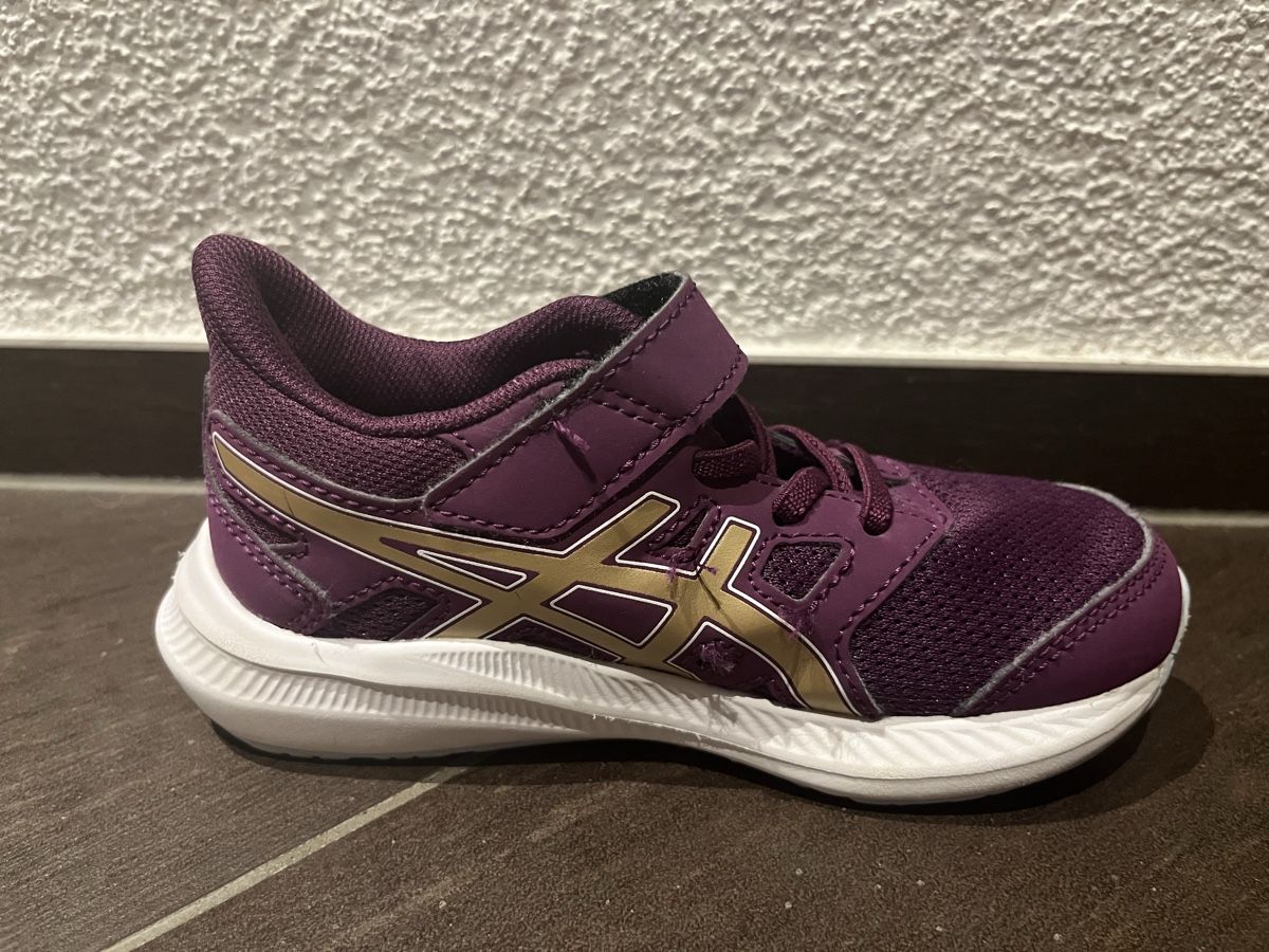 Asics Scarpe per ragazzi: ASICS Laufschuhe - Kinder Grosse 27 – Usato da Ehrendingen venduto da emm_7d8k 7