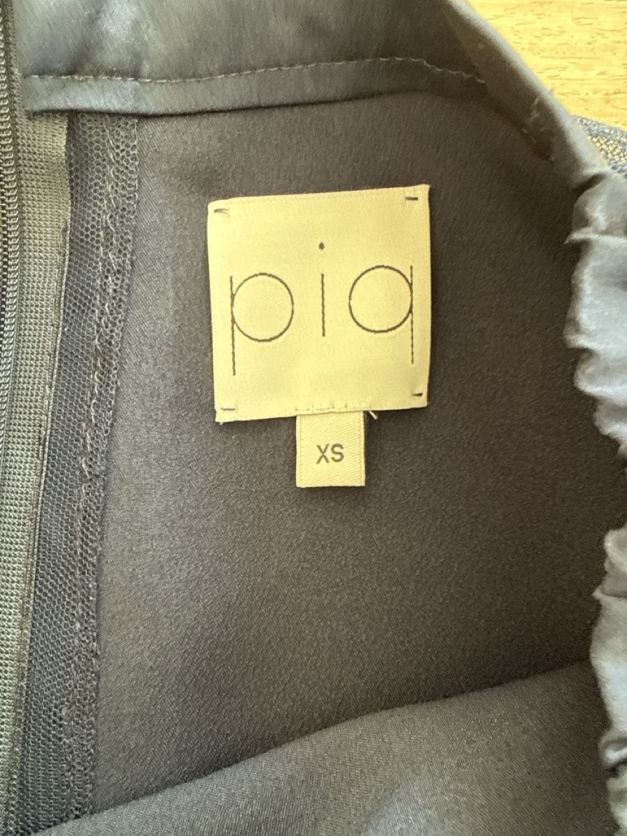 Piqyourdress Gonne: PIQ Jupe – Usato da Gibswil venduto da spongii 1