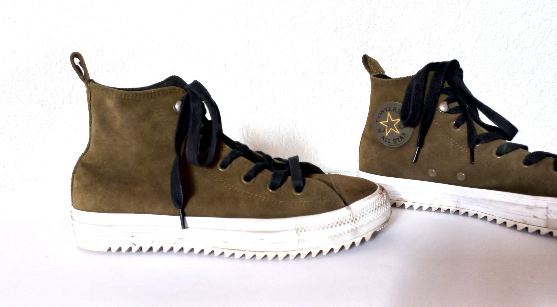 Converse Scarpe da donna: Converse Sneaker Wildleder Gr. 39 – Usato da Bévilard venduto da belkin 1