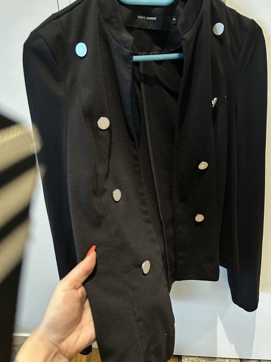 Vero Moda Jacken: Schwarzer VERO MODA Blazer Grösse 34 🖤 – Gebraucht aus Sursee von ramona0406 1
